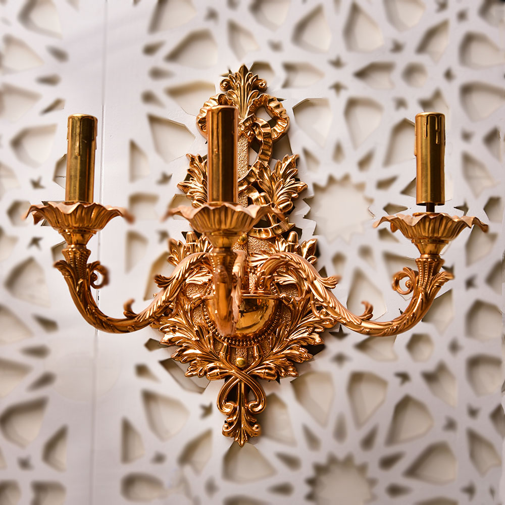 WALL LIGHT BRASS E9-WL3-04