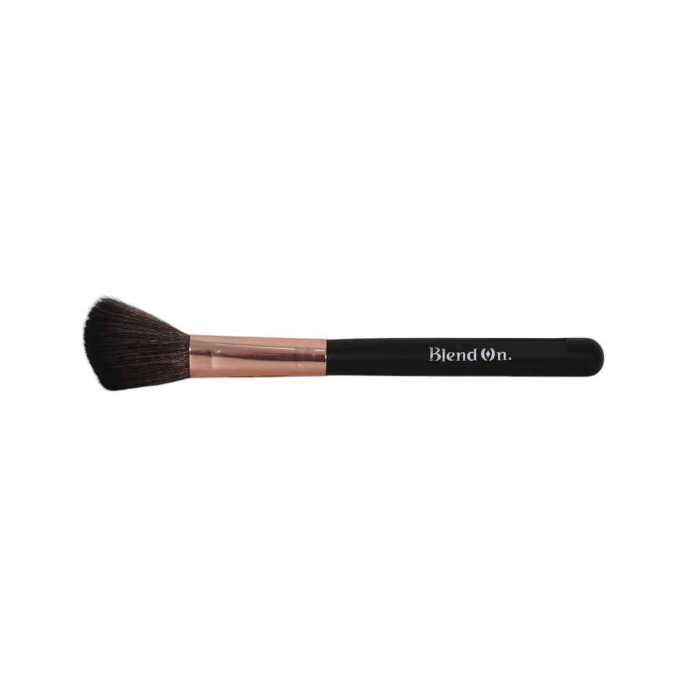 BLEND ON CUT BLUSH BRUSH