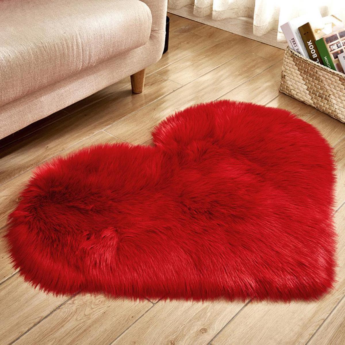 GABA FUR RUG HEART SHAPE