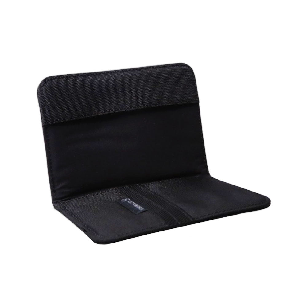 VICTORINOX PASSPORT HOLDER 610606