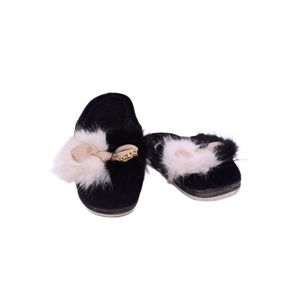 GIRLS CARPET SLIPPER BLACK 005