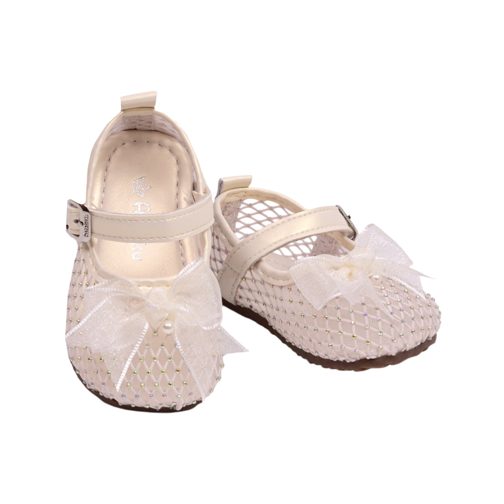 GIRLS PUMPS SIZE 18 WHITE A-52 16-20 W.G