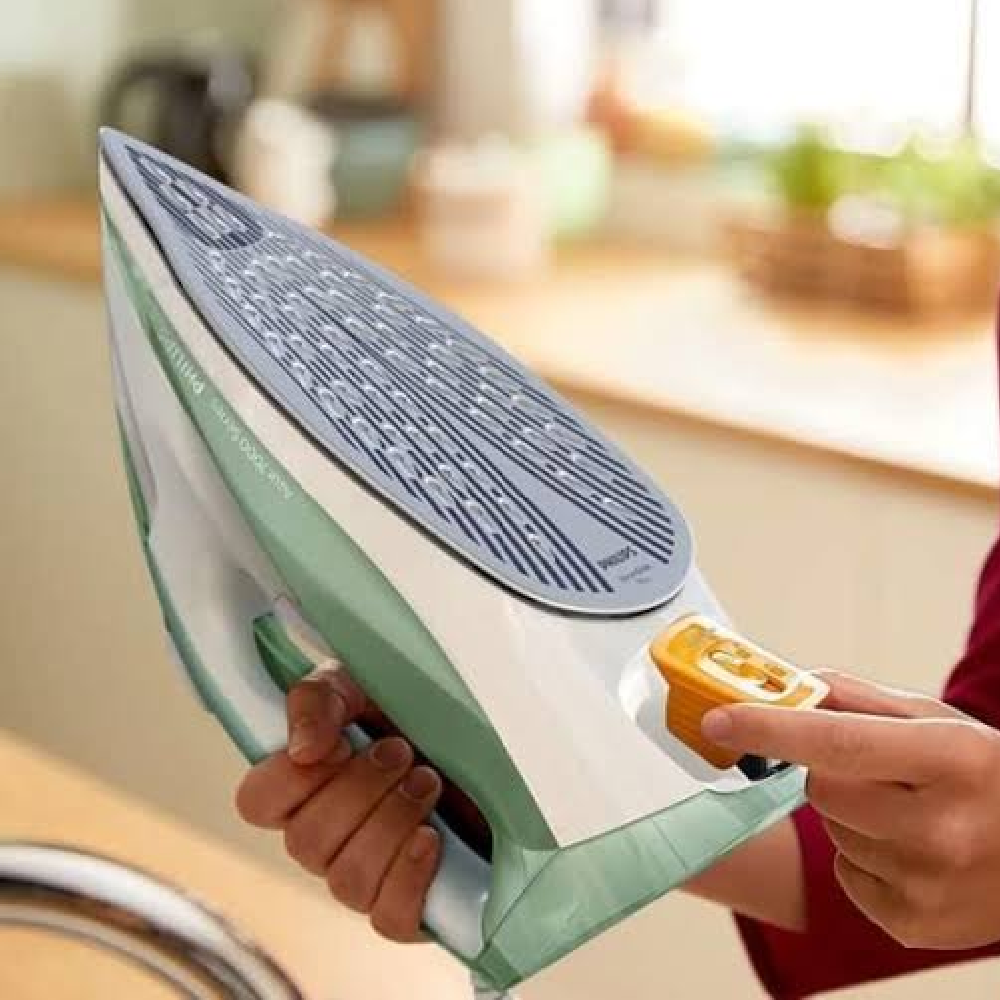 PHILIPS STEAM IRON DST7012