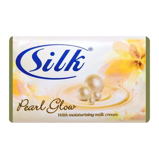 SILK PEARL GLOW WHITE SOAP 130GM