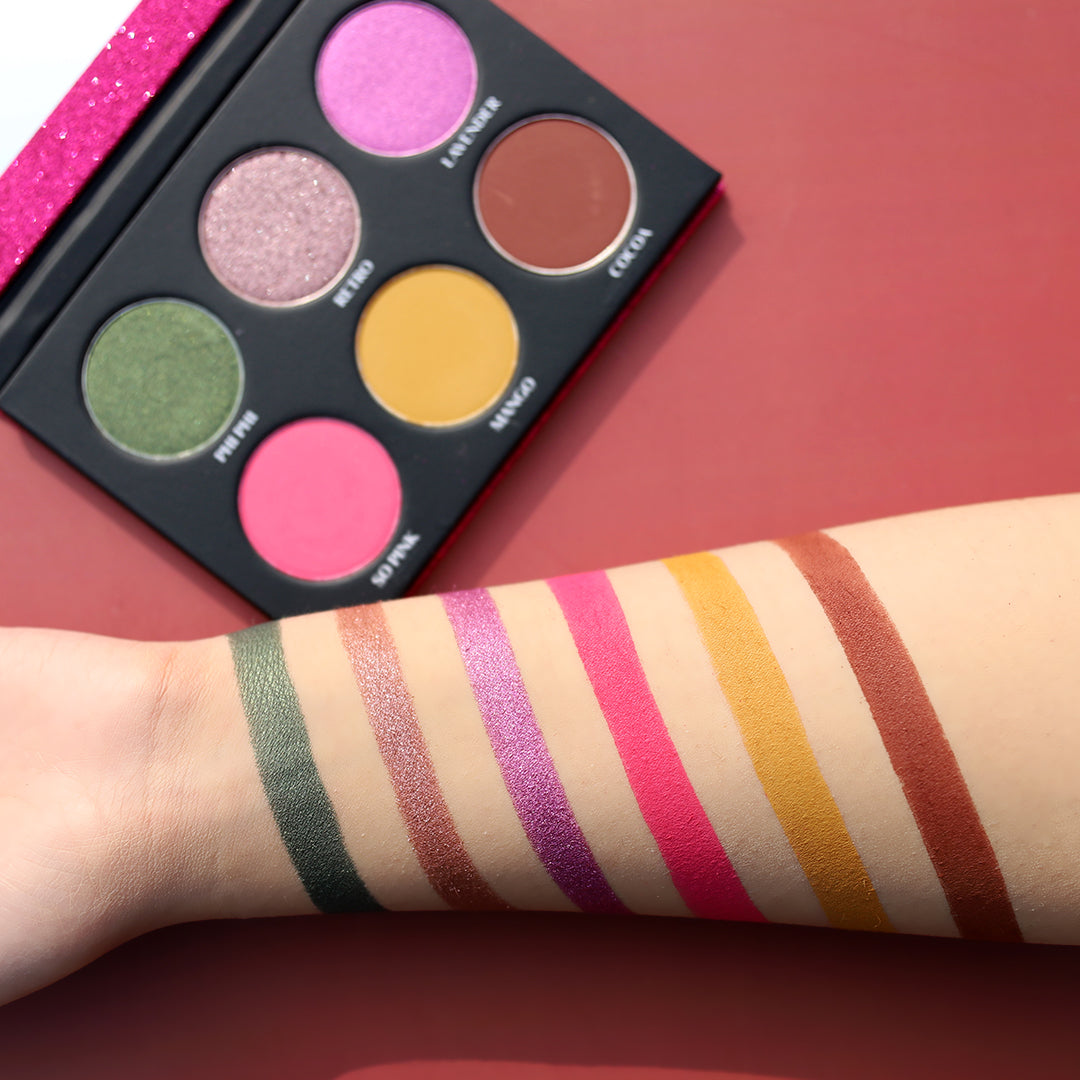 BEAUTY BY AMNA THE HOLIDAY  PINK PALLET